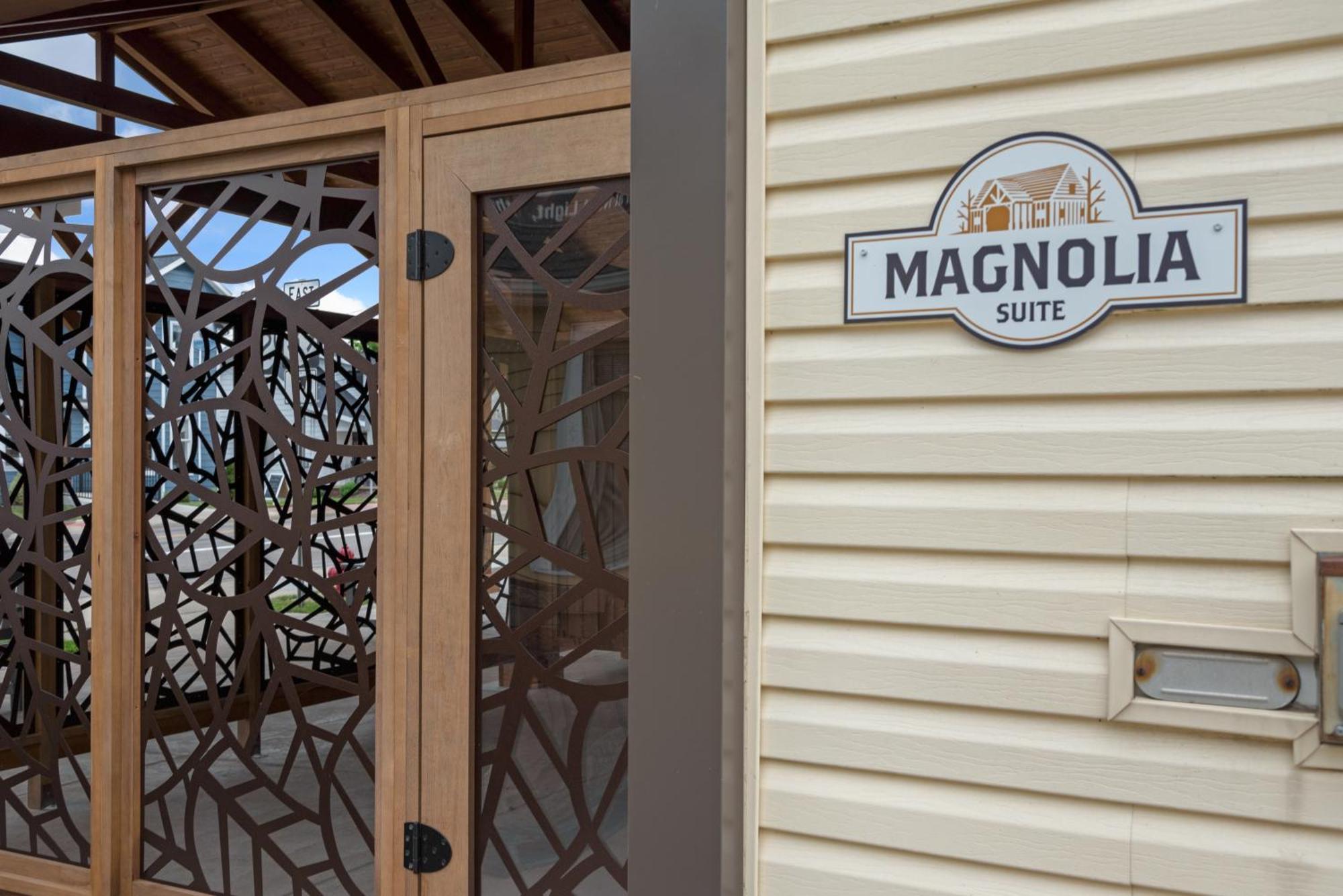 Magnolia Suite - Main Street Lodge In Berlin Kültér fotó